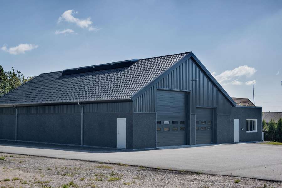 Neu gebaute Maschinenhalle in minimalistischem Stil, Randersvej 100, 9500 Hobro